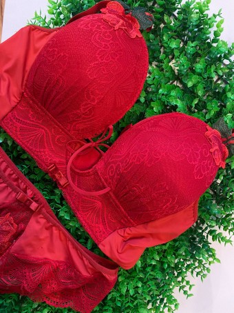 Decote Profundo Vermelho 